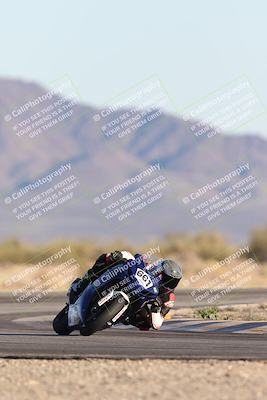 media/Dec-07-2025-CVMA (Sun) [[3e7d2de5dc]]/Race 16-Formula Middleweight/